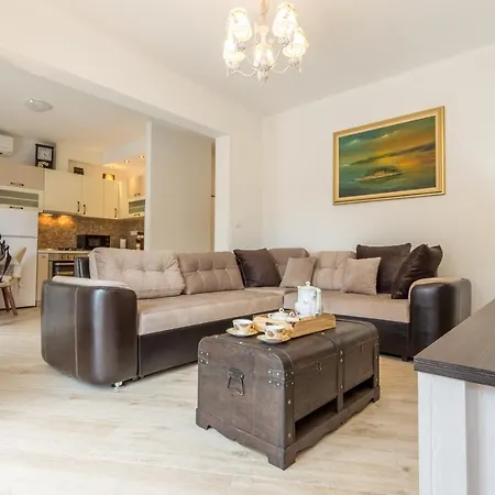 Villa Capitis In The Center- Luxury Apartment With Swimming Pool Hvar Town Exteriör bild