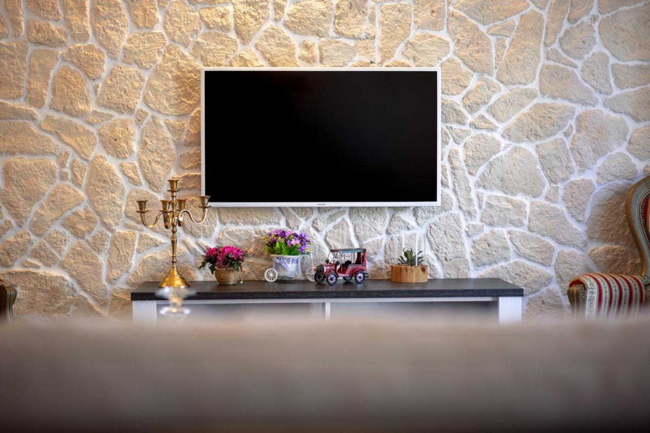 Capitis In The Center- Luxury With Swimming Pool