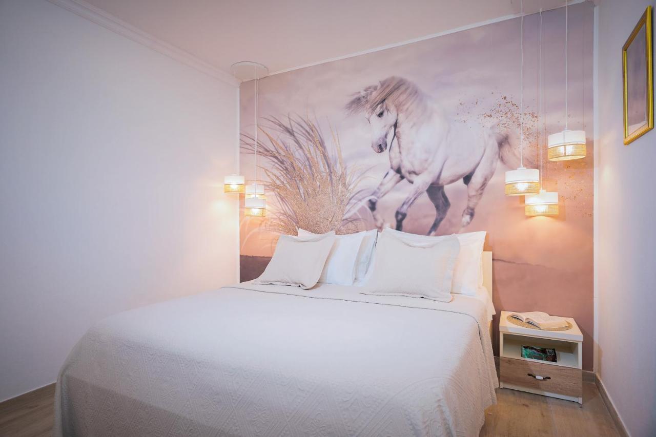 Capitis In The Center- Luxury With Swimming Pool Hvar Town