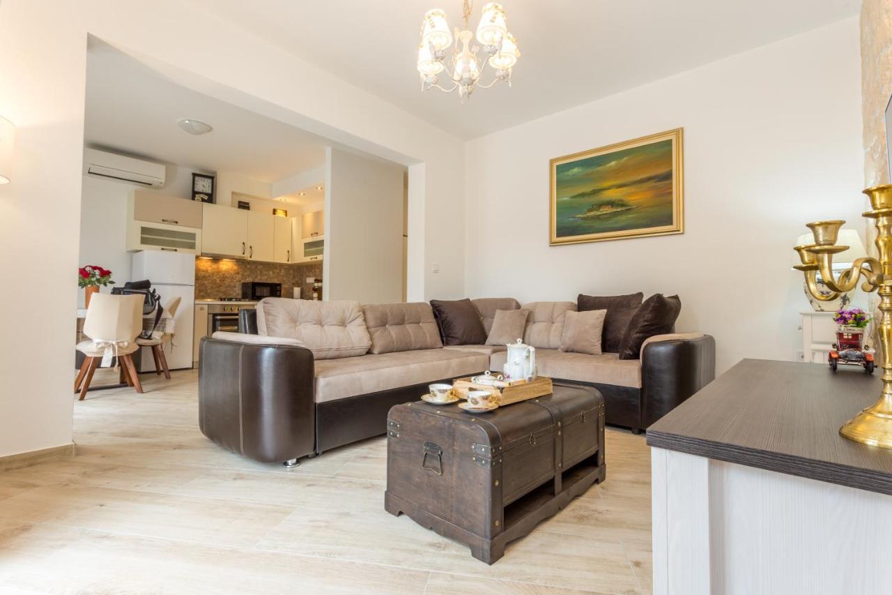 Apartment Capitis In The Center- Luxury With Swimming Pool Hvar Town