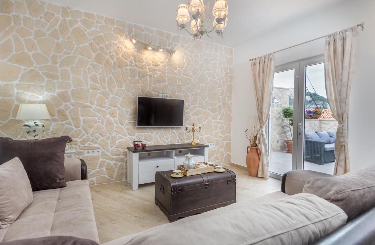 Capitis In The Center- Luxury With Swimming Pool * Hvar Town