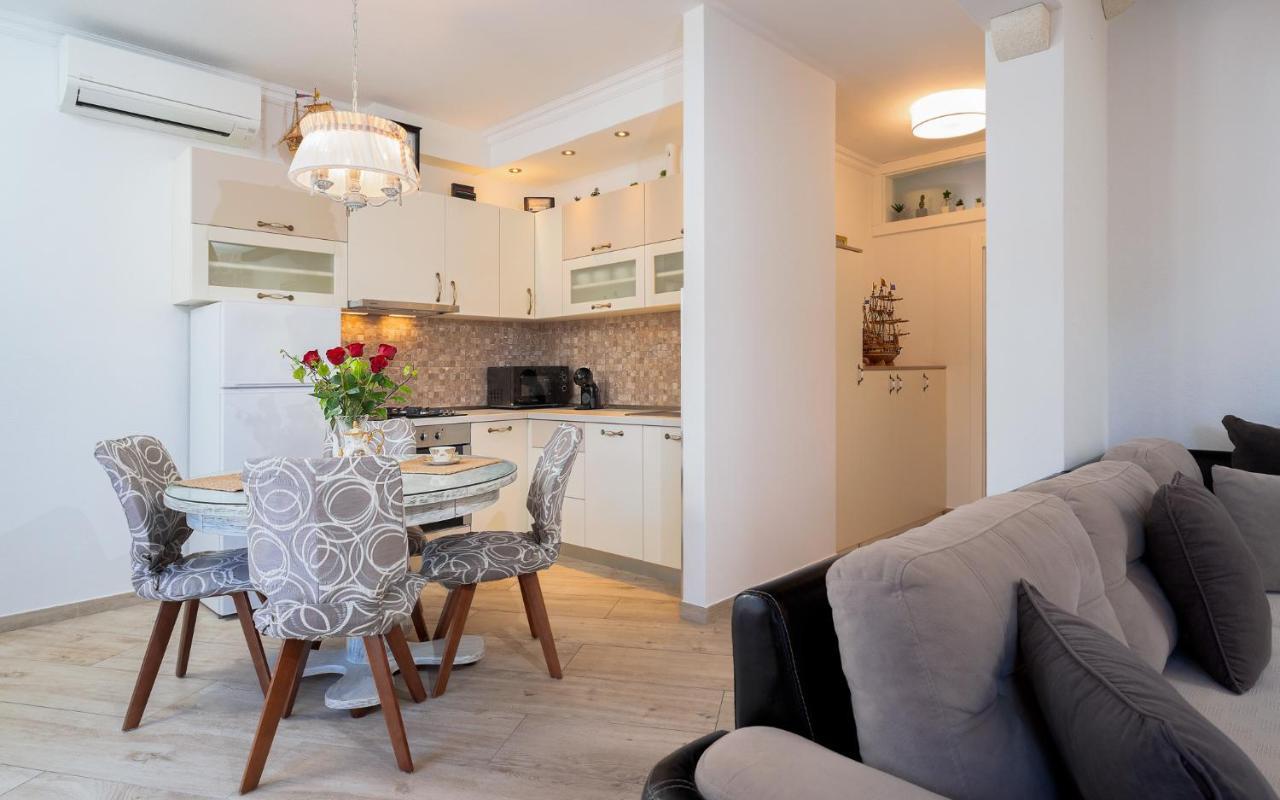 Capitis In The Center- Luxury With Swimming Pool