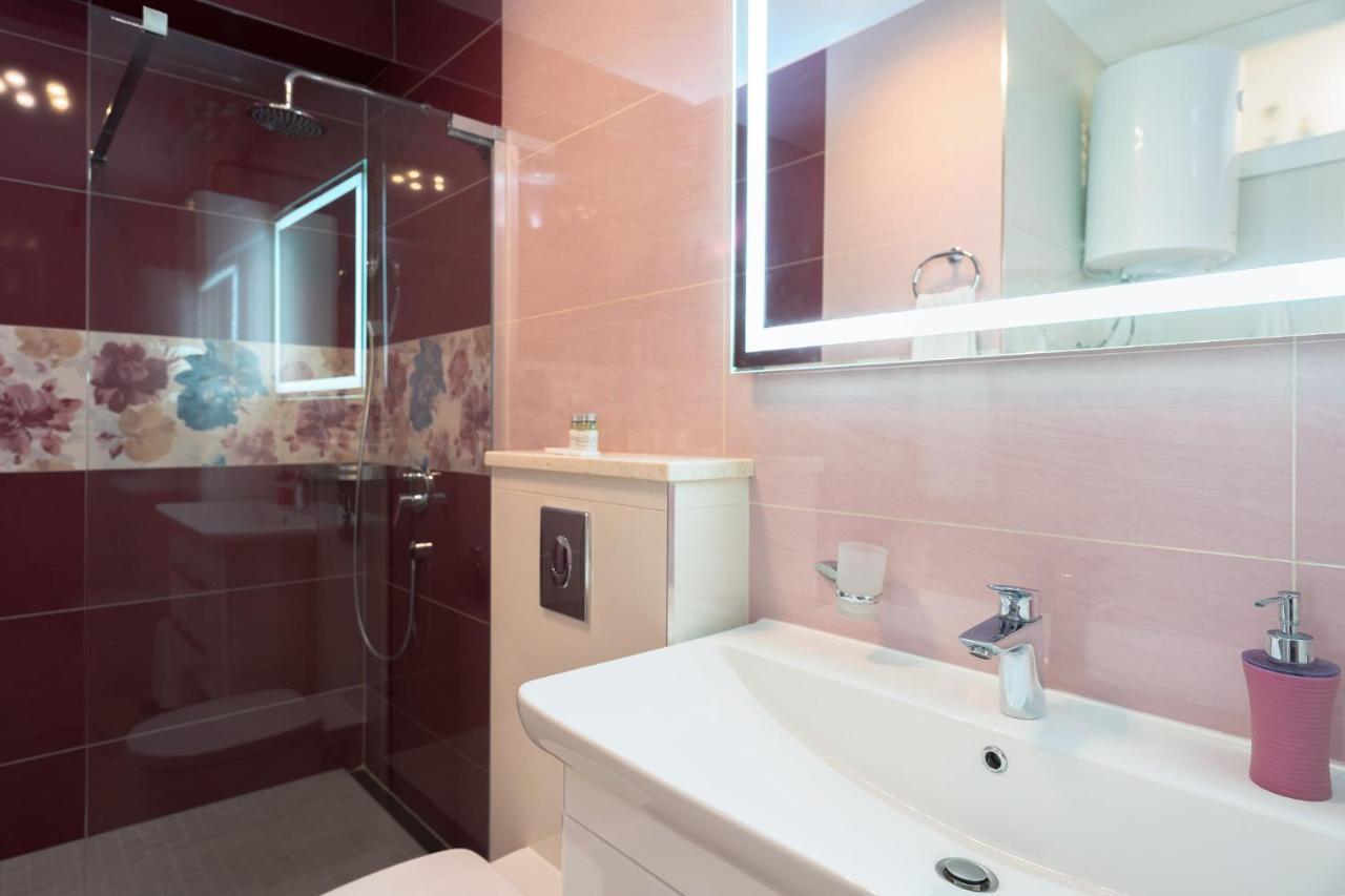Apartment Capitis In The Center- Luxury With Swimming Pool