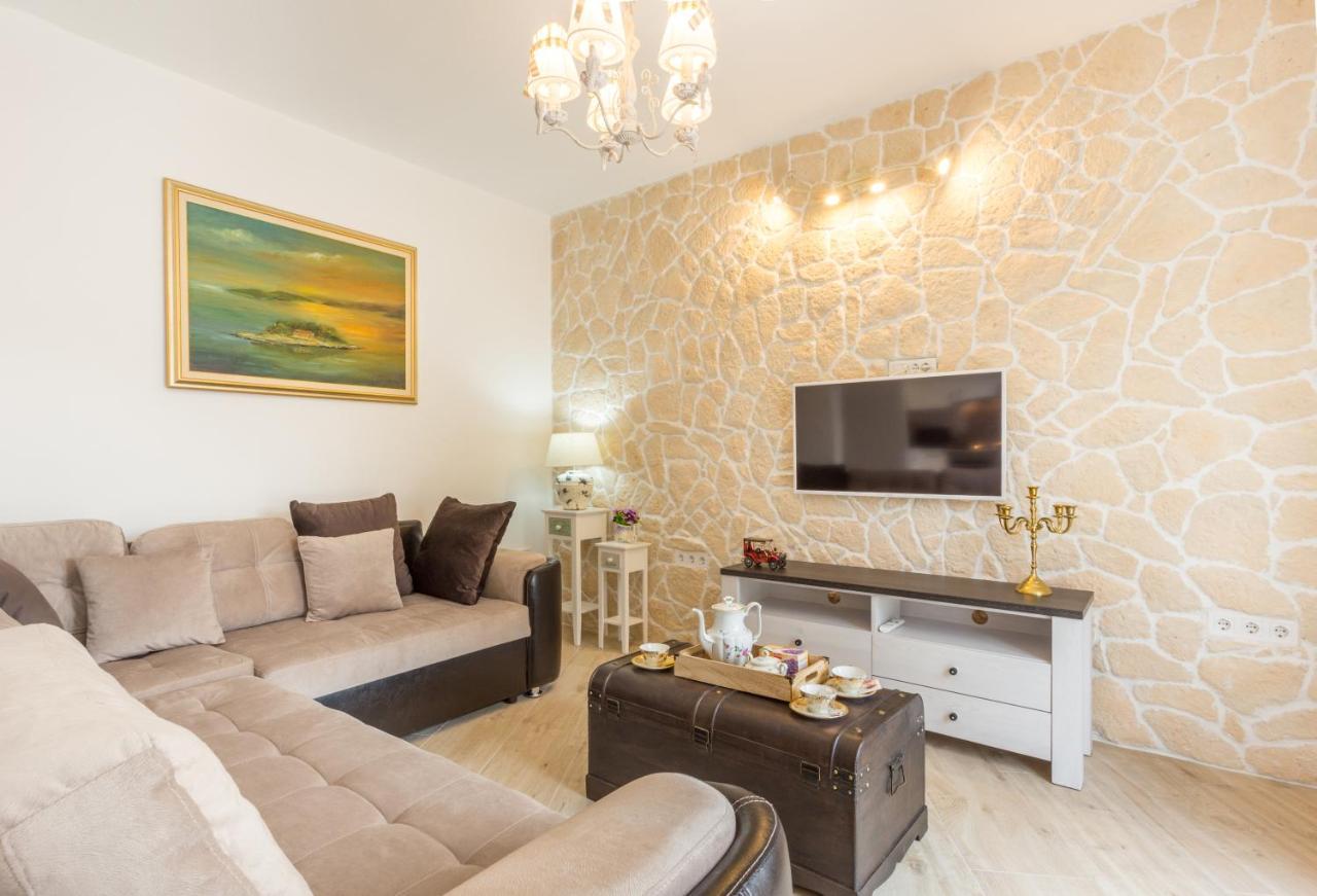 Capitis In The Center- Luxury With Swimming Pool *